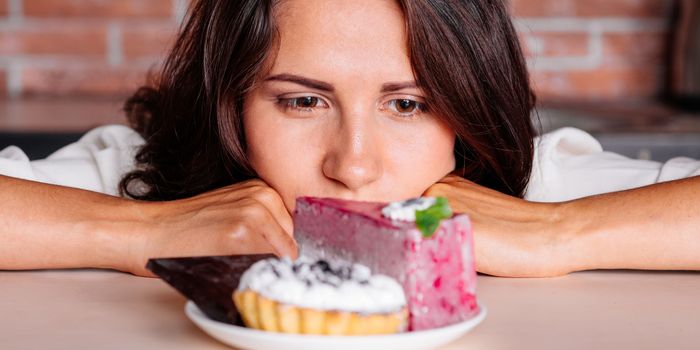 Aquí está qué comer cuando anhelan dulces