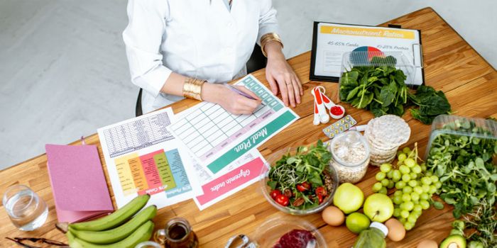 Plan de dieta y ejercicio para personas de 30 años.
