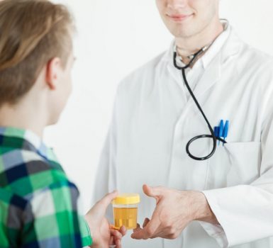 Qué significa cuando un niño tiene proteínas en la orina
