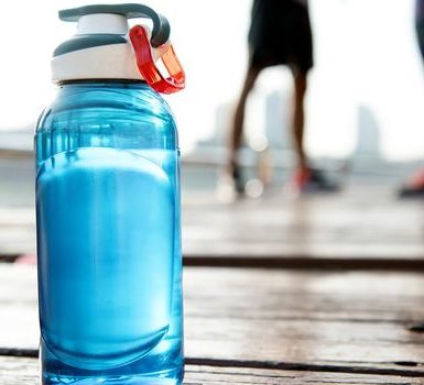 Cuál es mejor – agua o bebidas deportivas