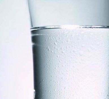 Son eficaces los enjuagues de agua salada Cuáles son sus beneficios de las descargas de agua salada